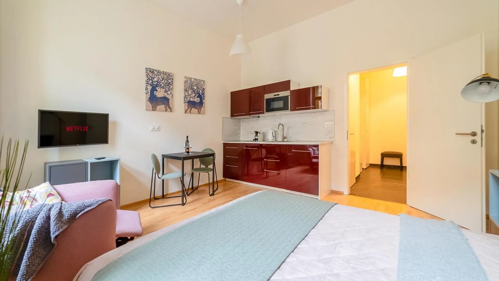 Apartment Historic City Center Deer Suite By Rentez Prague